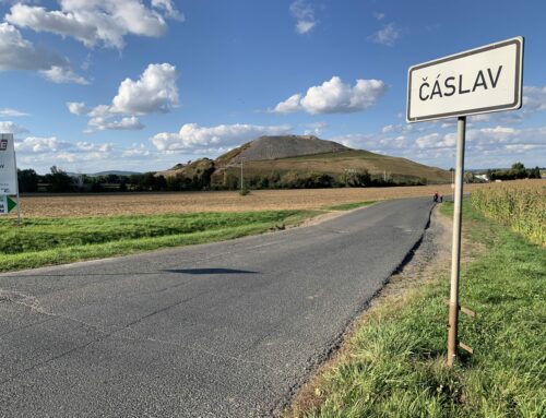 Obyvatelé Čáslavi se postavili proti odpadové firmě AVE CZ. Větší skládku za humny nechtějí