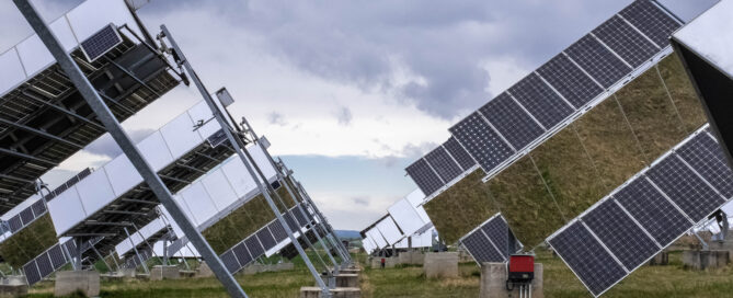 Fotovoltaika se zrcadly na jižní Moravě. Foto: Kateřina Hefler