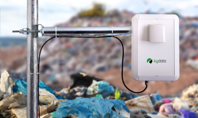 Senzory v okolí skládky měří koncentraci plynů i polétavého prachu. Foto: Agdata