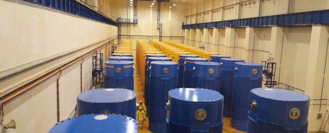 Kontejnery s použitým jaderným palivem v jaderné elektrárně Temelín. Foto: Martina Patočková, Ekonews