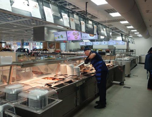 Chytrá váha v restauraci pozná každé vyhozené jídlo a brání tak plýtvání. Z jedné porce jde do koše 13 gramů