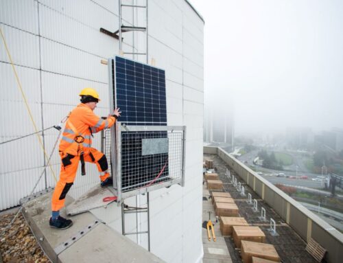 Praha má mít do sedmi let 20krát více solárních elektráren než dnes. Podívejte se, jak dosud přibývaly