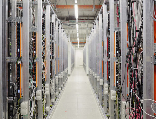 Datacentra jsou „žrouty“ energie, ve Vodafonu díky nim vytápějí kanceláře