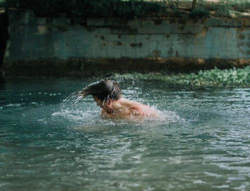 Francouzi kvůli olympiádě oživují Seinu. Češi mají řeky čistší, ovšem koupají se „na divoko“