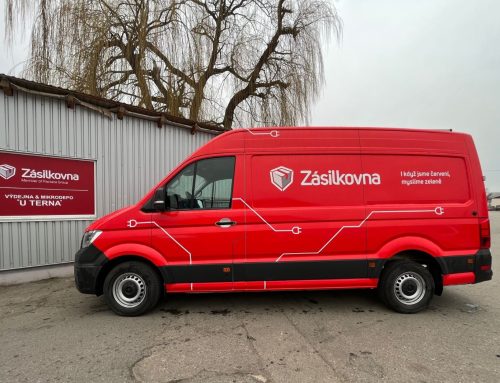 Špeditérské firmy ve velkém najíždějí na elektroauta. Potýkají se s kratším dojezdem, ale spoří při provozu