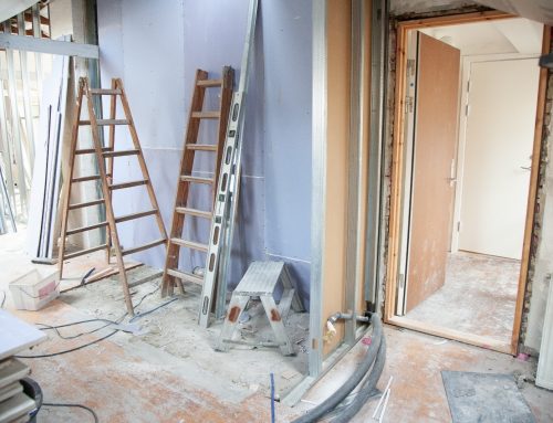„V domě jsme položili vinylovou podlahu, a mám podlomené zdraví,“ říká chalupářka
