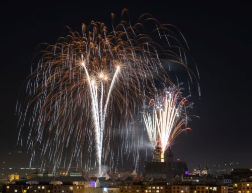 Míst, kde se dá v Česku beztrestně odpálit toxická pyrotechnika, zásadně ubylo. Hrozí pokuty