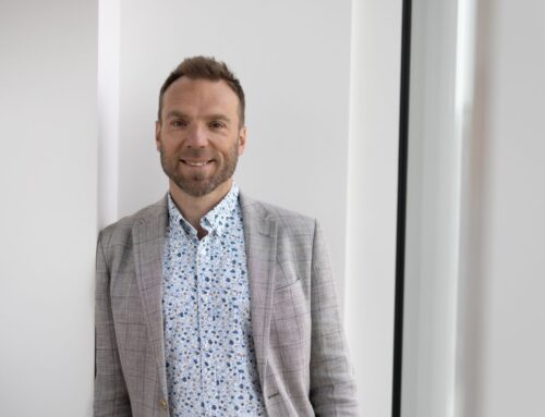 Skončil v Adastře, ale dál se věnuje digitalizaci ESG dat, studuje a zařizuje si místo v horách jako ochranu před vedry