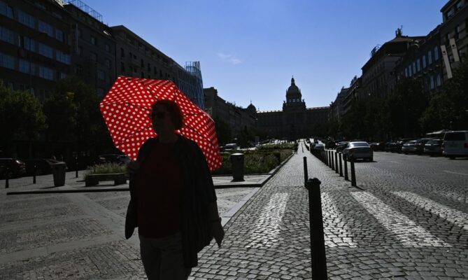 Václavské náměstí v Praze není „cool“. Během horkých dní se dokáže nesnesitelně rozpálit. Foto: ČTK