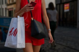 H&M patří mezi zástupce fast fashion, rychlé módy. Foto: Pixabay
