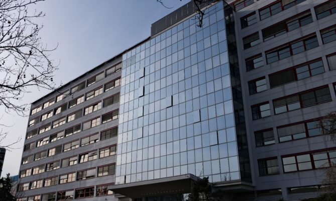 Hlavní budova ministerstva životního prostředí v pražských Vršovicích pochází ze 70. let minulého století. K poslední větší rekonstrukci došlo v roce 2006. Foto: poskytnuto ministerstvem životního prostředí