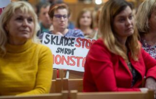 Veřejné projednání dokumentace pro posuzování vlivu na životní prostředí (EIA) k plánovanému rozšíření skládky společnosti AVE CZ, 3. dubna 2024, Čáslav. Proti rozšíření skládky se bouří část obyvatel, obávají se nárůstu dopravy a dalších nepříznivých vlivů. Foto: ČTK / Vostárek Josef