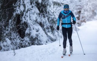 Amatérští běžkaři ve stopě za sebou často zanechávají PFAS z vosků, jimiž kontaminují přírodu. Foto: ČTK / Heloňa Stanislav