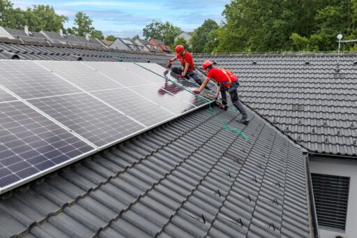 V poslední době došlo ke snížení dotace na fotovoltaiky, přesto se stále jedná o výhodnou investici. Ilustrační foto: poskytnuto společností E.ON