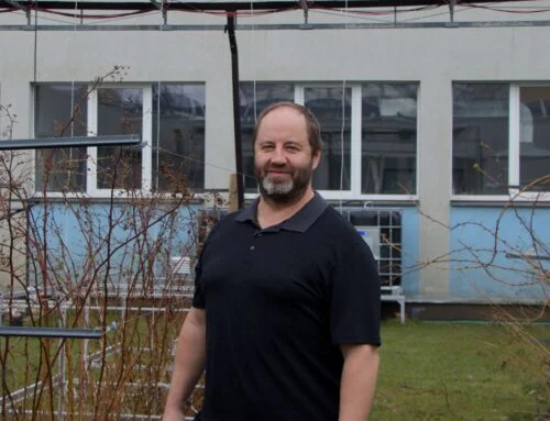 Maliny sbíráme každé tři dny a už se zabýváme možností robotizované sklizně, říká vědec zkoumající agrovoltaiku