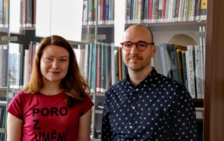 Historici Barbora Hoduláková a Ondřej Táborský z Národního muzea se zabývají mimo jiné udržitelností paměťových institucí. Foto: Karolína Chlumecká, Ekonews