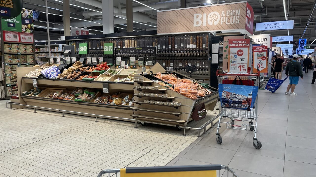 Čerstvá zelenina i ovocou nese jasné označení, ze které země pocházejí. Foto: Tomáš Pohanka, Ekonews