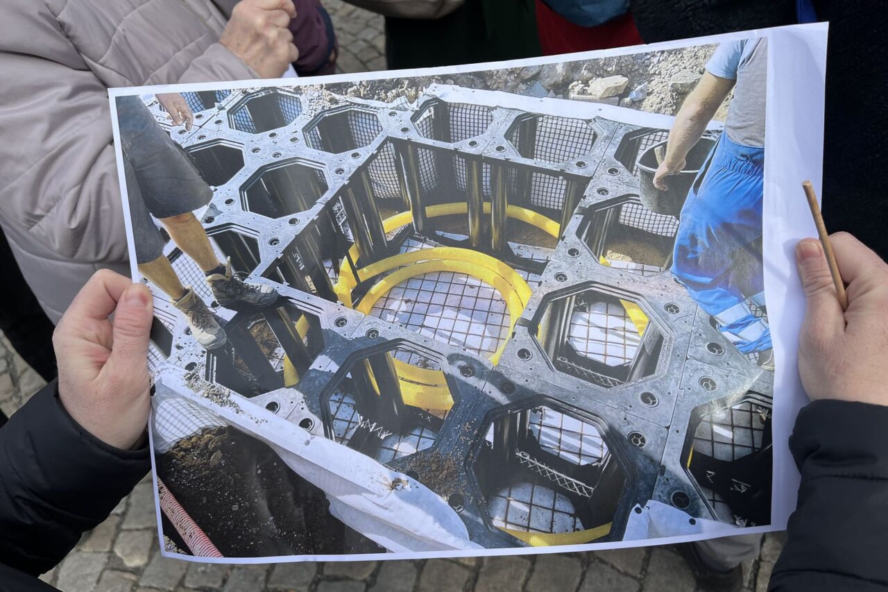 Nové technologie dnes umožňují pod povrchem vytvářet takzvané prokořenitelné systémy. Foto: Valentina Podlesná, Ekonews