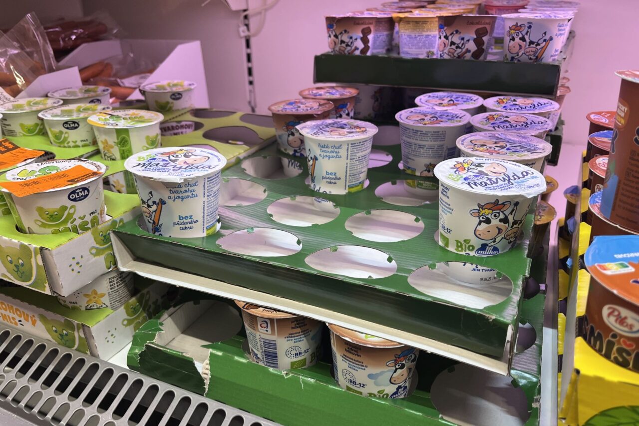 Lidl pro bioprodukty nemá vyhrazenou sekci. Zákazníci je najdou mezi ostatním zbožím v prodejně. Foto: Valentina Podlesná, Ekonews