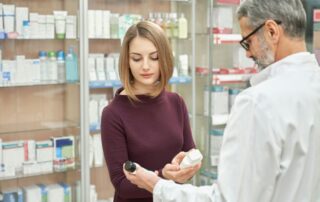 Uhlíková stopa farmaceutického průmyslu roste, protože lidé spotřebovávají stále více léků. Ilustrační foto: Getty Images