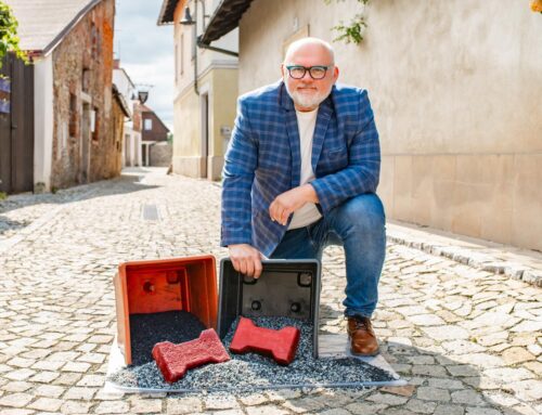 Cihly z odpadu, buchta, co údajně nevykyne a plot, který vyrábí elektřinu. Nejčtenější články za rok 2025 na Ekonews