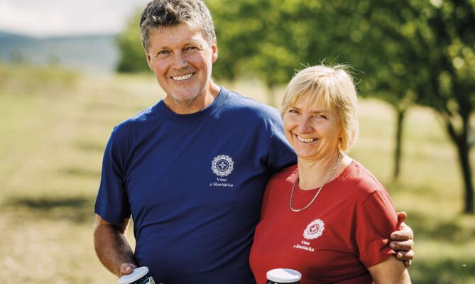 Lenka a Martin Kadubcovi vyrábějí povidla s takovou péčí, že za ně získali ocenění Regionální potravina Jihomoravského kraje. Foto: SZIF