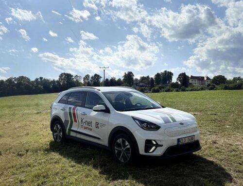 K-net zvyšuje podíl elektromobilů ve svém vozovém parku: Další krok k ekologii a efektivitě