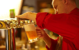 Pivovary se snaží šetřit vodou jak při výrobě, tak v hospodách. Foto: Plzeňský Prazdroj