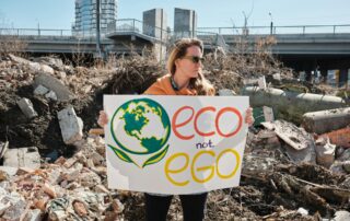 Firmy se kvůli klamavým tvrzením o prospěšnosti jejich chování pro planetu mohou dostat až k soudu. Ilustrační foto: Andrej Lišakov, Unsplash