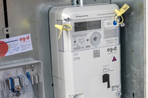 Chytrý elektroměr komunikuje na dálku a dají se z něj odečítat data online. Foto: poskytnuto společností E.ON
