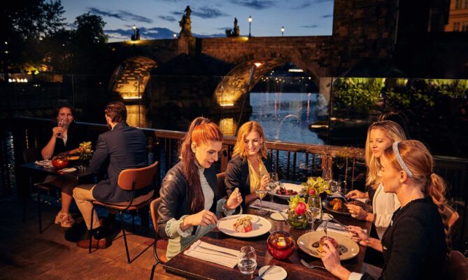 Restaurace Mlýnec nedaleko Karlova mostu v Praze. Foto: poskytnuto skupinou Zátiší