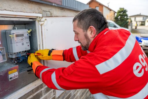 Instalace chytrého elektroměru zabere jen pár minut. Foto: poskytnuto společností E.ON