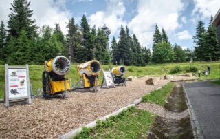 Turbínová sněžná děla na horní stanici Černohorského Expressu. Foto: Kateřina Hefler, Ekonews
