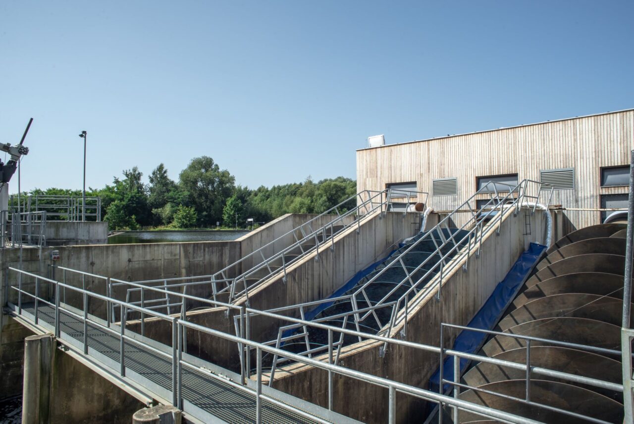 Archimédova turbína, známá také jako šroubová či šneková, je vůči rybám relativně přátelská, protože se točí pomalu. Foto: Kateřina Hefler, Ekonews