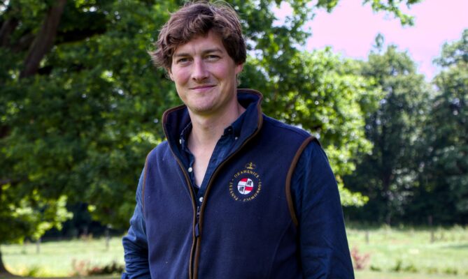 Wenzel Lobkowicz hospodaří na farmě ve středočeských Drahenicích na Příbramsku. Foto: Karolína Chlumecká, Ekonews