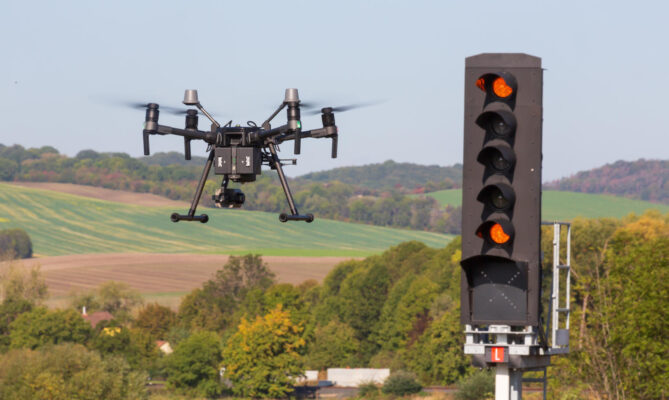 Plán na snižování uhlíkové stopy má potvrzený od SBTi česká společnost AŽD, která je dodavatelem technologických systémů v oblasti dopravy. Foto: poskynuto společností AŽD