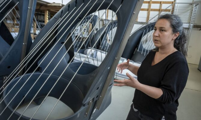 Natalie Rojko, členka vedení společnosti Energyminer, představuje Energyfish na workshopu pro startupy. Foto: Rainer Kwiotek, Zeitenspiegel