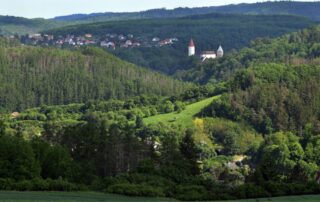 Hrad Křivoklát na snímku pořízeném 4. června 2021 z obce Městečko na Rakovnicku. Foto: ČTK / Zavoral Libor