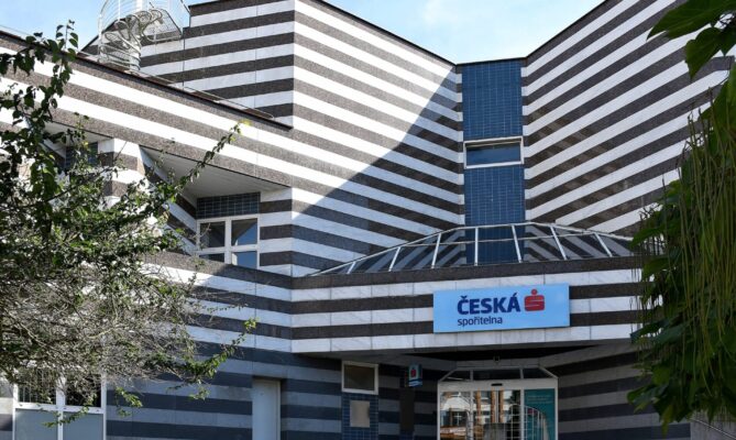 Budova České spořitelny v Jindřichově Hradci. Foto: ČTK / Švancara Petr