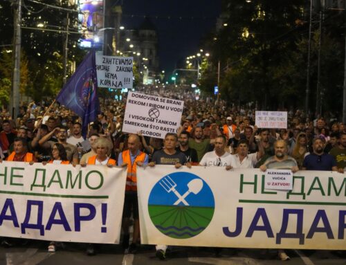 Srbská lithiová horečka. V závodu o kritické suroviny EU obětuje vlastní demokratické hodnoty