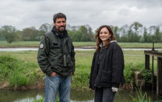 Břeněk Michálek, správce ptačích parků, a herečka a influencerka Gabriela Heclová, ambasadorka projektu v soutěži E.ON Energy Globe. Foto: poskytnuto společností E.ON