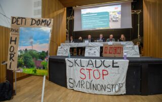 Veřejné projednání dokumentace pro posuzování vlivu na životní prostředí (EIA) k plánovanému rozšíření skládky společnosti AVE CZ v dubnu 2024 v Čáslavi. Foto: ČTK / Vostárek Josef