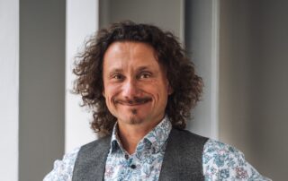 Vladimír Kočí je vedoucí Ústavu udržitelnosti a produktové ekologie na VŠCHT. Foto: poskytnuto VŠCHT