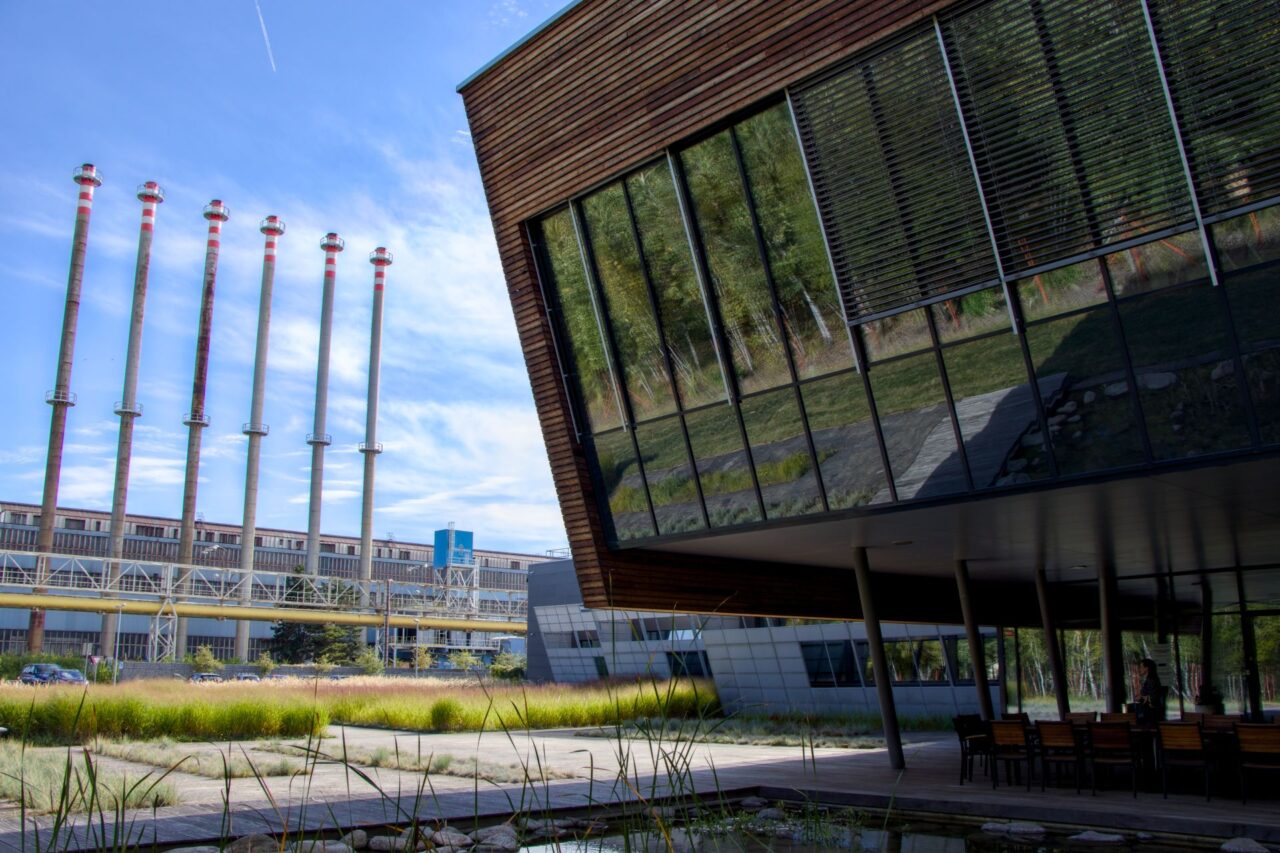 Univerzitní centrum energeticky efektivních budov ČVUT nedaleko Prahy už jedenáct let vyvíjí technologie budoucnosti stavebnictví. Foto: Karolína Chlumecká, Ekonews