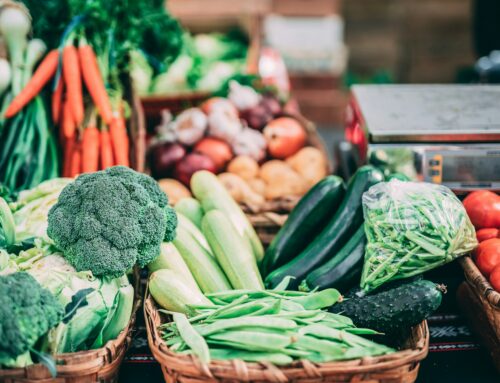 Lokální potraviny na dětských talířích. Elektronická tržiště v krajích propojují školní jídelny s farmáři