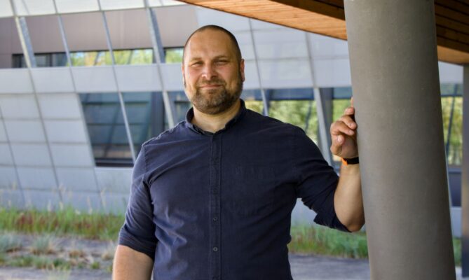 Ředitel pro vědu a výzkum Univerzitního centra energeticky efektivních budov ČVUT Antonín Lupíšek. Foto: Karolína Chlumecká, Ekonews