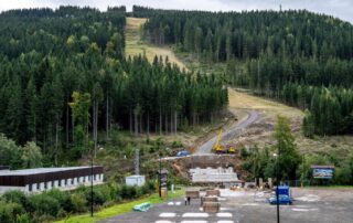 Ve Špindlerově Mlýně společnost Melida spojená s TMR financuje stavbu lyžařského mostu přes Labe pro novou sezonu. Foto: ČTK / Taneček David