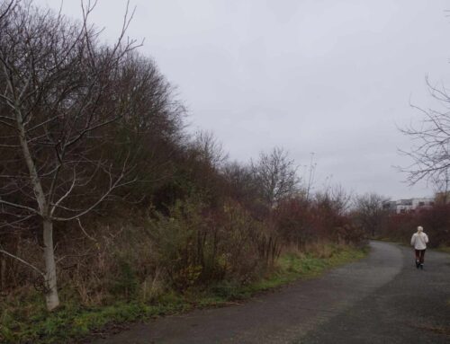 Stavět na toxické skládce a vést skrz ni železniční tunel? Pražský magistrát v tom nevidí problém