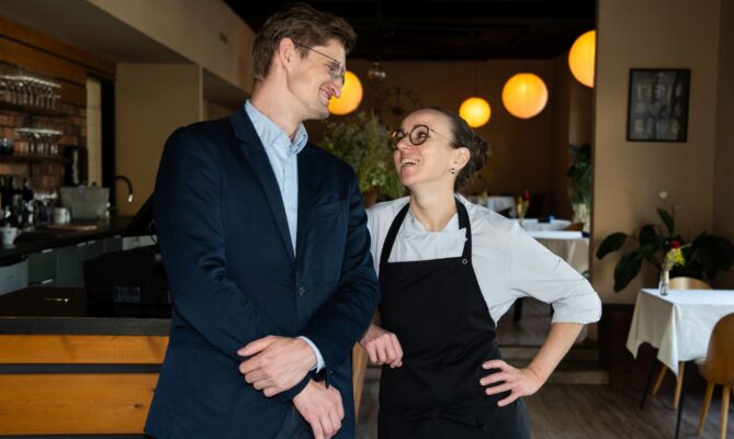 Restauraci Leaf založili sommelier Michal Bílek a šéfkuchařka Barbora Šimůnková. Foto: poskytnuto restaurací Leaf