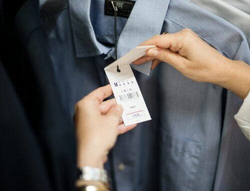 Na oblečení či nábytku budou nové štítky. Zákazník se dozví, zda mu vydrží dlouho a půjdou opravit